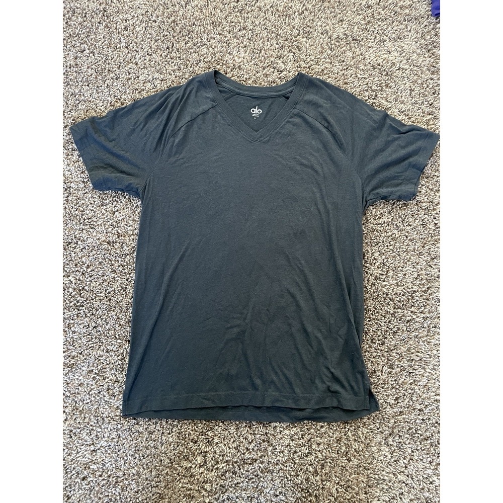 Alo Yoga Mens V-Neck Short Sleeve Tee Charcoal Gray Size L